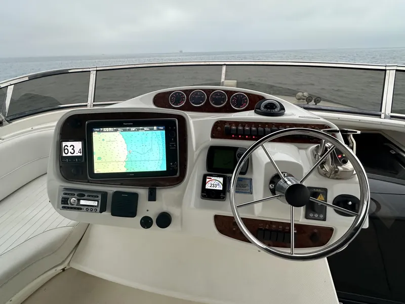 Slide: The Image of Meridian 580 Pilothouse 2004 - 96