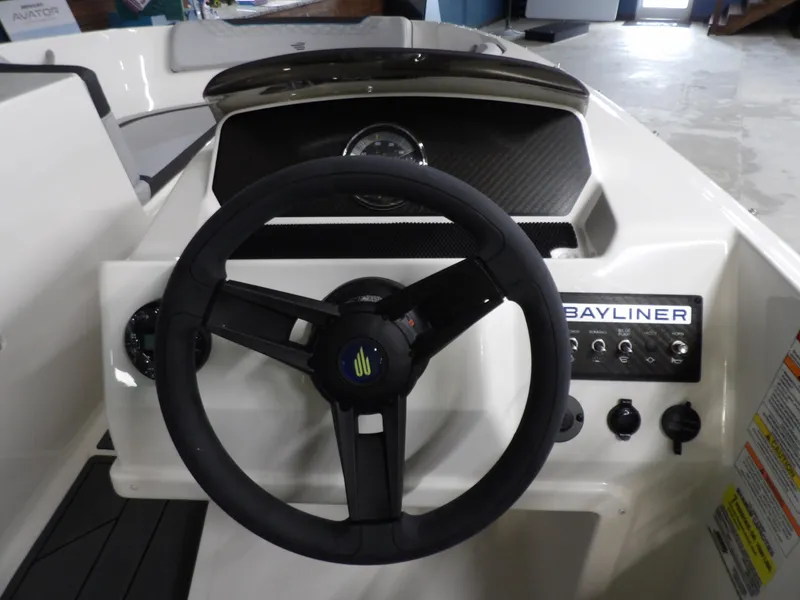 Slide: The Image of Bayliner Element E17 2025 - 11