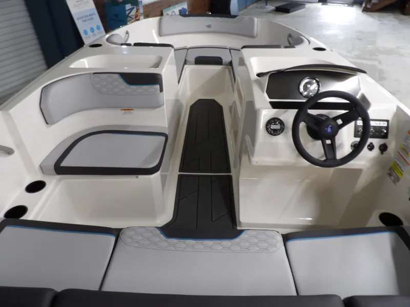 Slide: The Image of Bayliner Element E17 2025 - 5