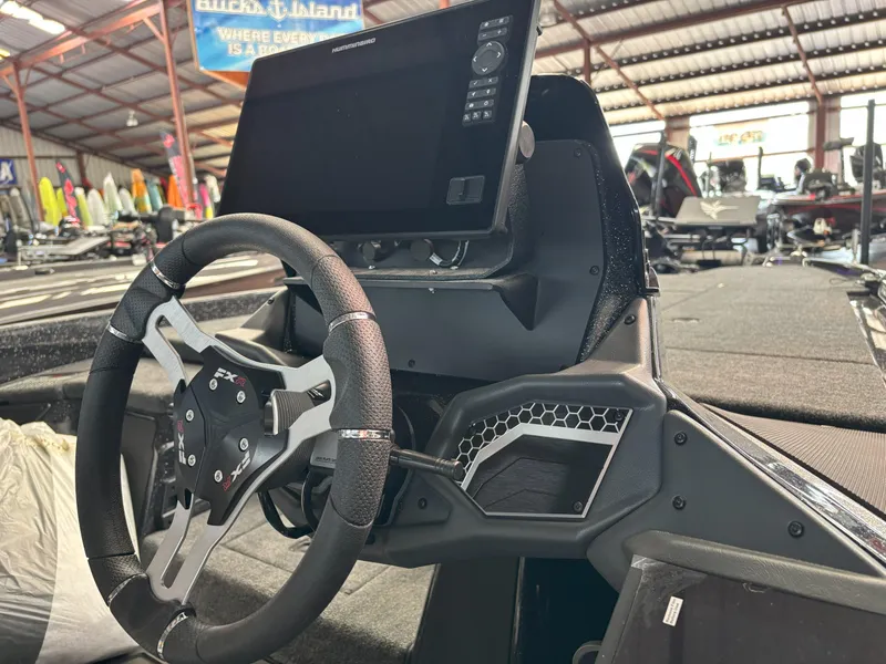 Slide: The Image of Skeeter FXR20 Limited 2025 - 12