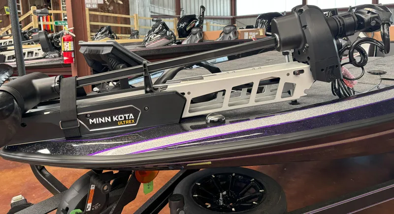 Slide: The Image of Skeeter FXR20 Limited 2025 - 19