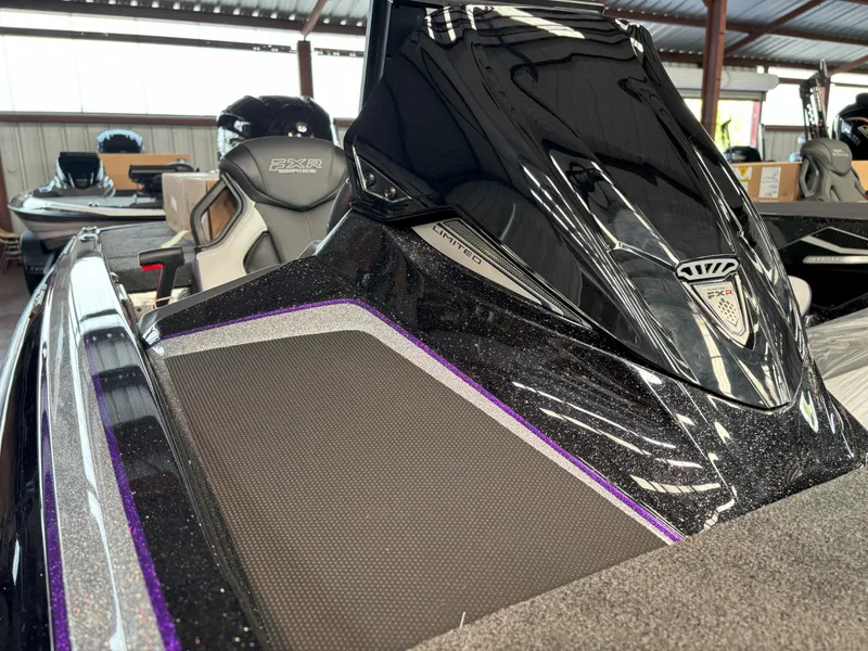 Slide: The Image of Skeeter FXR20 Limited 2025 - 4