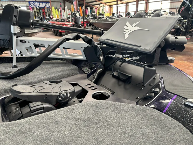 Slide: The Image of Skeeter FXR20 Limited 2025 - 6