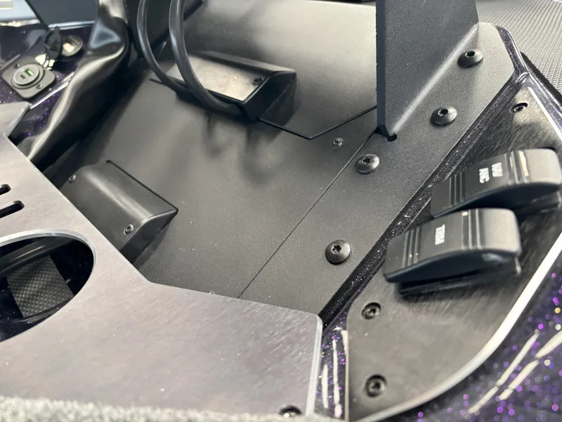 Slide: The Image of Skeeter FXR20 Limited 2025 - 8