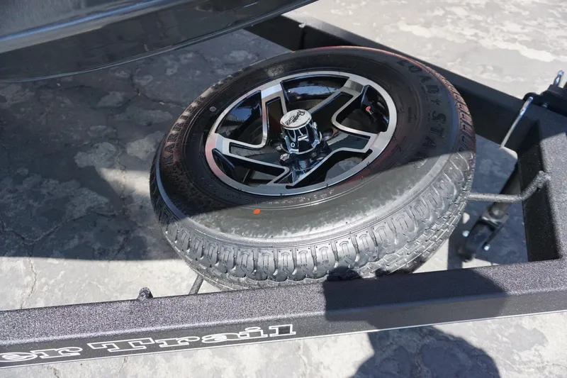 Slide: The Image of Ranger VS1665SC Includes Trailer 2025 - 16