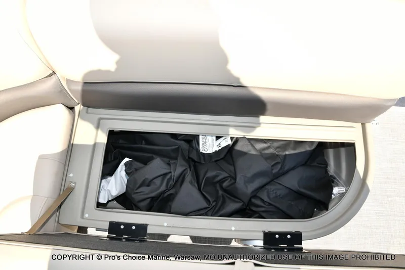 Slide: The Image of Sun Tracker Bass Buggy 18 DLX w/60HP CT 4 Stroke 2025 - 55