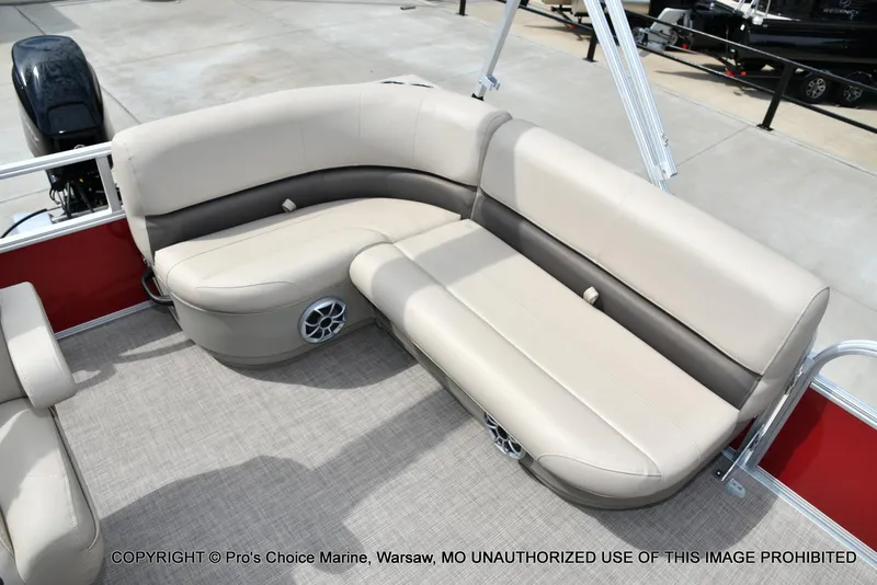 Slide: The Image of Luxurious seating on 2025 Sun Tracker Bass Buggy 16 DLX pontoon boat. - 36