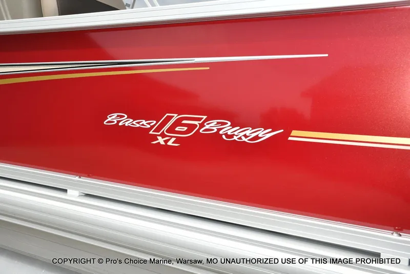 Slide: The Image of Sun Tracker Bass Buggy 16 DLX w/50HP CT 4 Stroke 2025 - 54