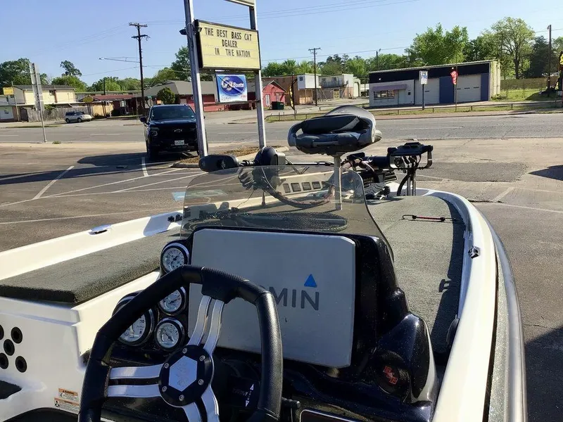 Slide: The Image of 2018 Bass Cat Panterra II boat with Garmin system, parked at dealership. - 20