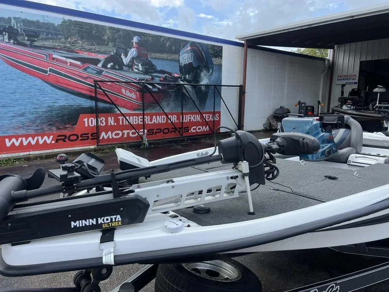 Slide: The Image of 2021 Bass Cat Pantera II boat with Minn Kota Ultrex motor at Ross Motorsports, Lufkin, Texas. - 39