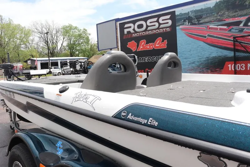 Slide: The Image of 2021 Bass Cat Pantera II boat at Ross Motorsports dealership, featuring Advantage Elite model. - 4