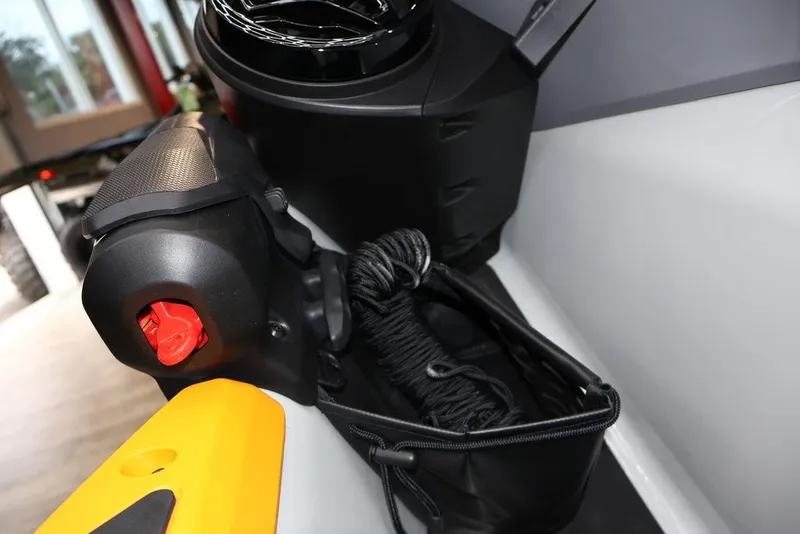 Slide: The Image of Sea-Doo FishPro Trophy 170 2025 - 15