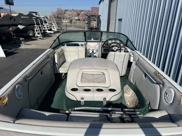 Slide: The Image of MB Boss 210 1997 - 4