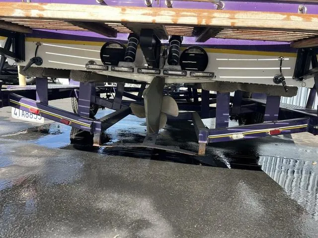 Slide: The Image of Tigé 2100 Pre T 1996 - 5