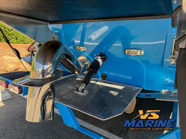 Slide: The Image of 2022 Moomba Makai boat rear view with exhaust and swim platform at VS Marine Boating Center. - 9