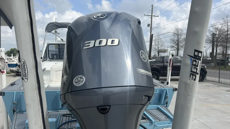 Slide: The Image of Gravois 22' Dual Console Hybrid boat with Yamaha 300 outboard motor, 2000 model. - 17
