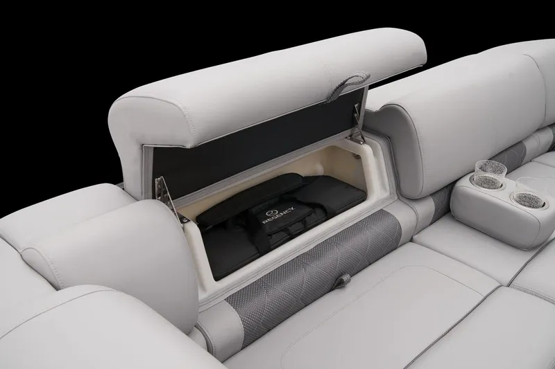 Slide: The Image of Regency 250 LE3 Sport 2024 - 20