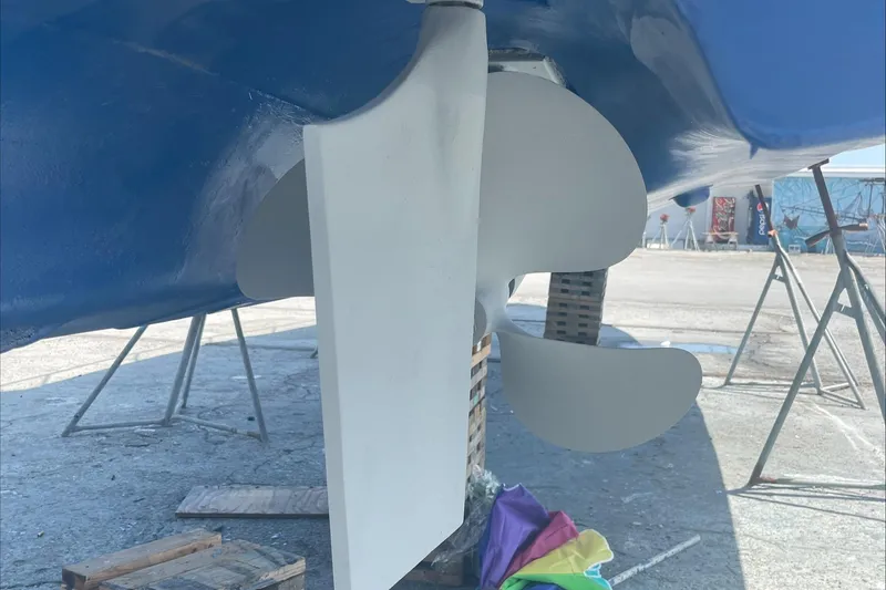 Slide: The Image of Propeller and rudder of a 2004 Formula 40 PC boat on dry dock. - 30