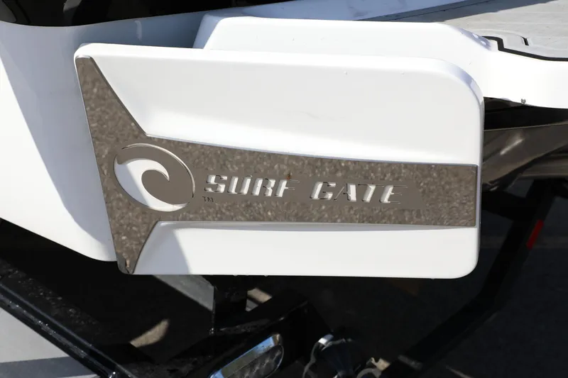Slide: The Image of 2019 Malibu Wakesetter 21 VLX Surf Gate feature close-up. - 20
