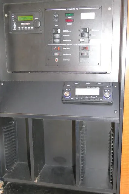 Slide: The Image of Sea Ray 280 Sundancer 2005 - 58