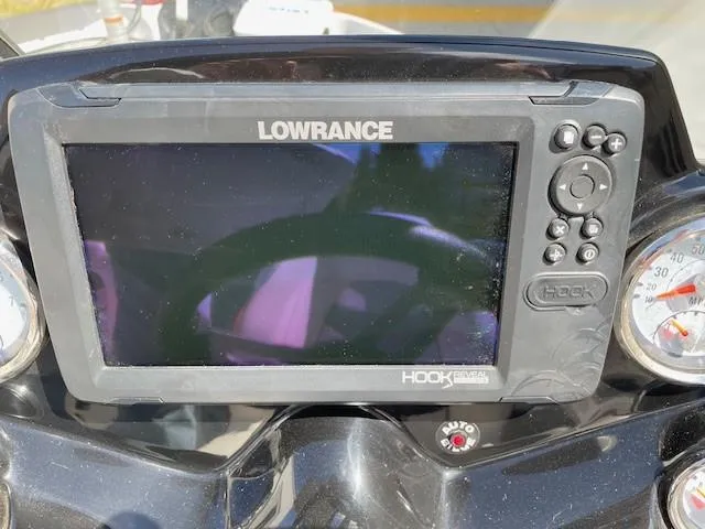 Slide: The Image of Lowrance Hook fish finder on 2020 Nitro Z19 Sport dashboard. - 8