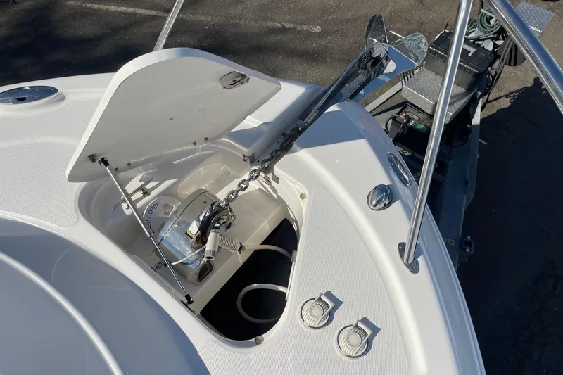 Slide: The Image of Robalo R305 Walkaround 2009 - 53