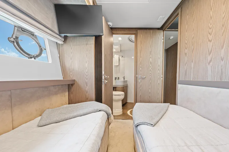 Slide: The Image of Ferretti 550 2018 - 26