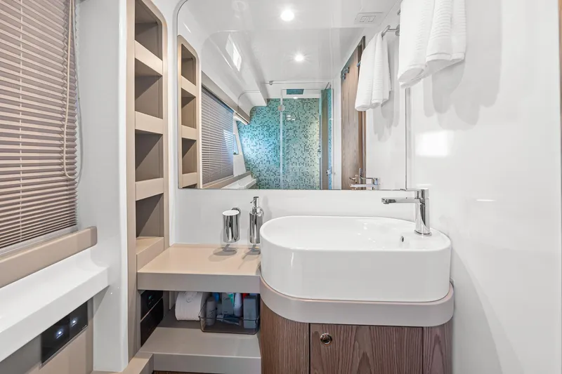 Slide: The Image of Ferretti 550 2018 - 30