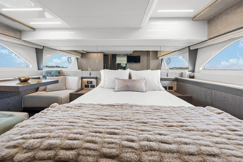 Slide: The Image of Ferretti 550 2018 - 32