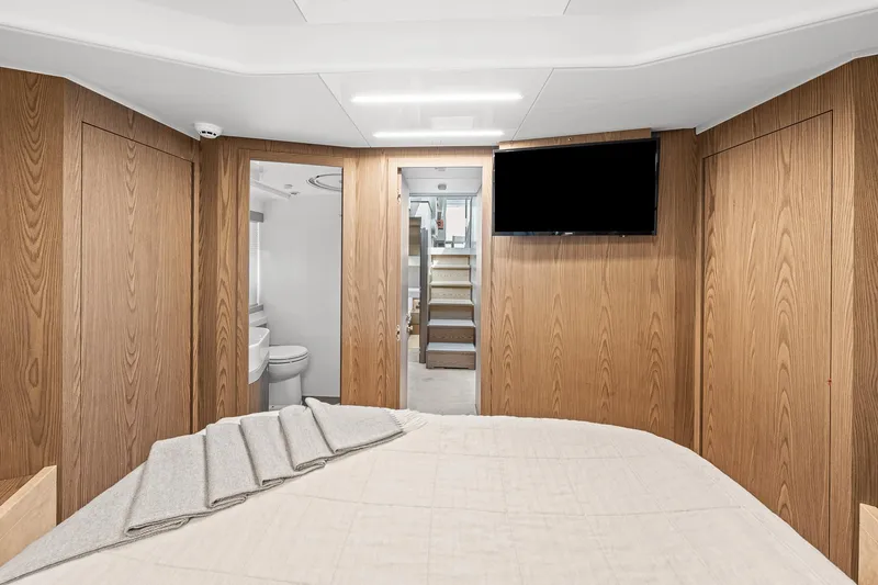 Slide: The Image of Ferretti Yachts 550 2018 - 19