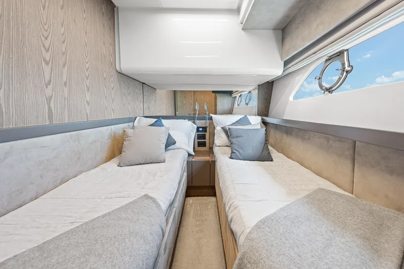 Slide: The Image of Ferretti Yachts 550 2018 - 25