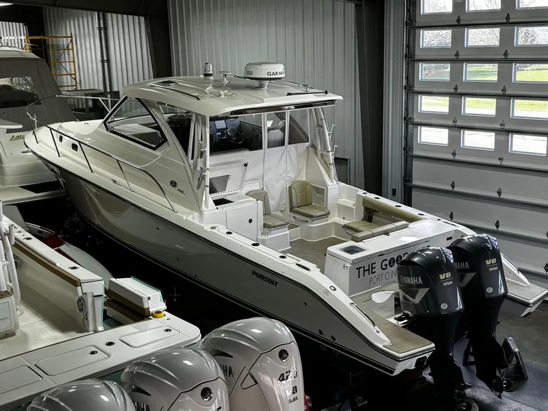 Slide: The Image of Pursuit OS 355 Offshore 2018 - 50