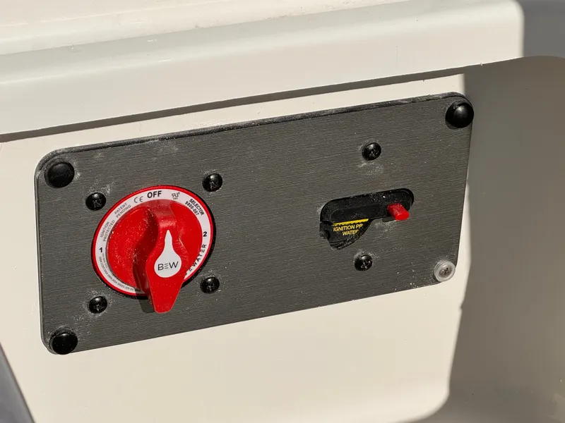 Slide: The Image of Battery switch panel on 2025 Parker 18SE Center Console boat. - 30