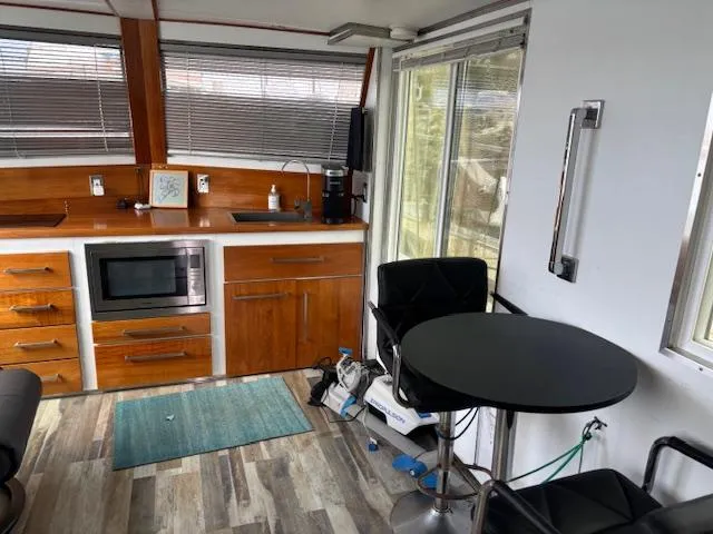 Slide: The Image of Dinette - 14