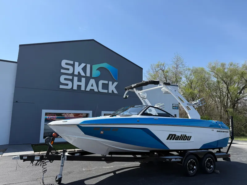 Slide: The Image of Malibu Wakesetter 22 LSV 2019 - 1