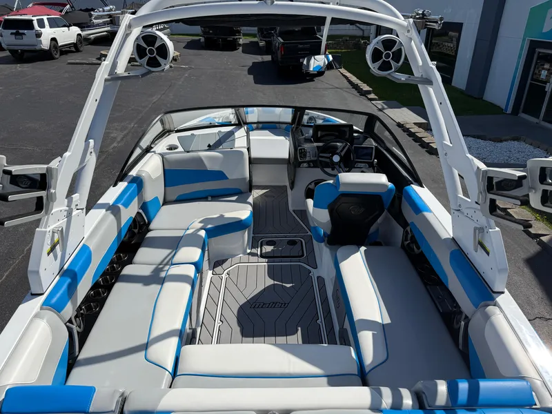 Slide: The Image of Malibu Wakesetter 22 LSV 2019 - 10