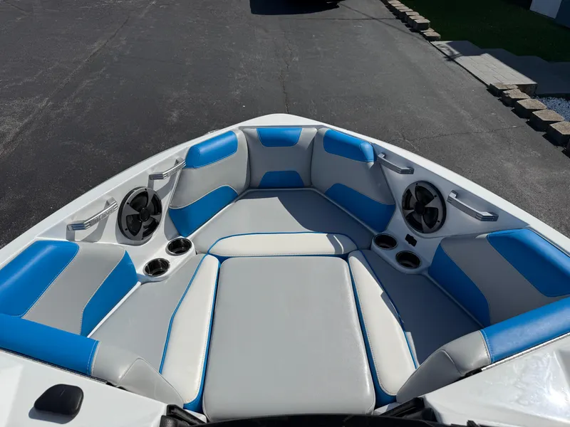 Slide: The Image of Malibu Wakesetter 22 LSV 2019 - 12