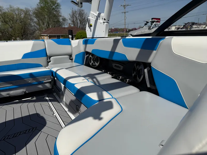 Slide: The Image of Malibu Wakesetter 22 LSV 2019 - 18