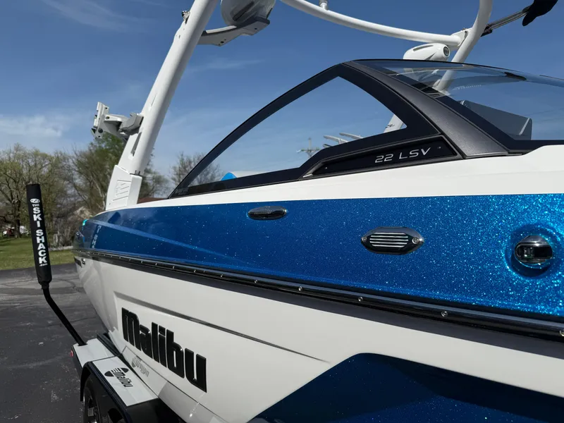 Slide: The Image of Malibu Wakesetter 22 LSV 2019 - 22