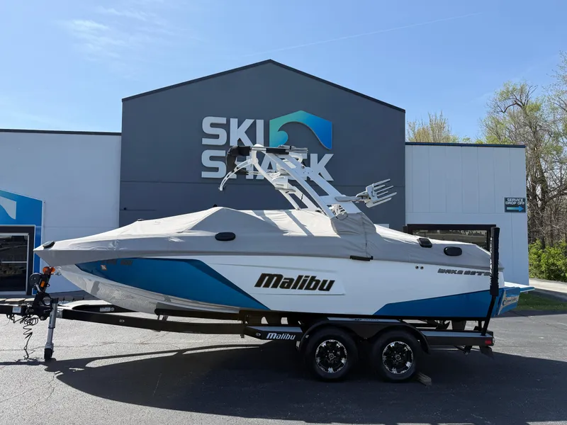 Slide: The Image of Malibu Wakesetter 22 LSV 2019 - 23