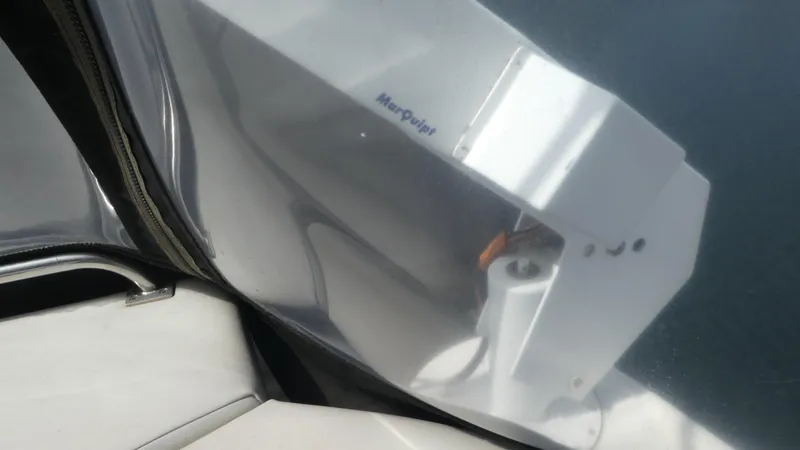 Slide: The Image of Carver 530 Voyager Pilothouse 1998 - 52