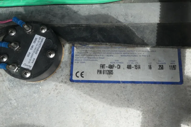 Slide: The Image of Carver 530 Voyager Pilothouse 1998 - 58