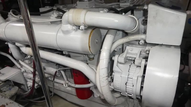 Slide: The Image of Carver 530 Voyager Pilothouse 1998 - 68