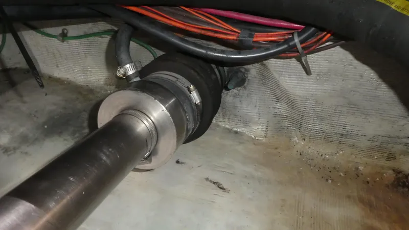 Slide: The Image of Carver 530 Voyager Pilothouse 1998 - 69