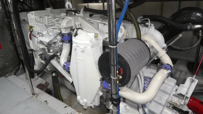 Slide: The Image of Carver 530 Voyager Pilothouse 1998 - 72