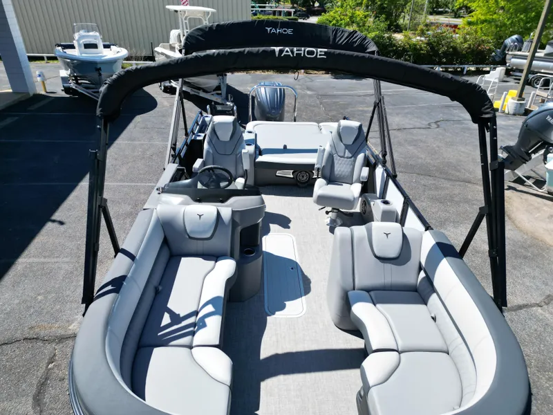 Slide: The Image of Tahoe LTZ VRB23T DX 2025 - 10