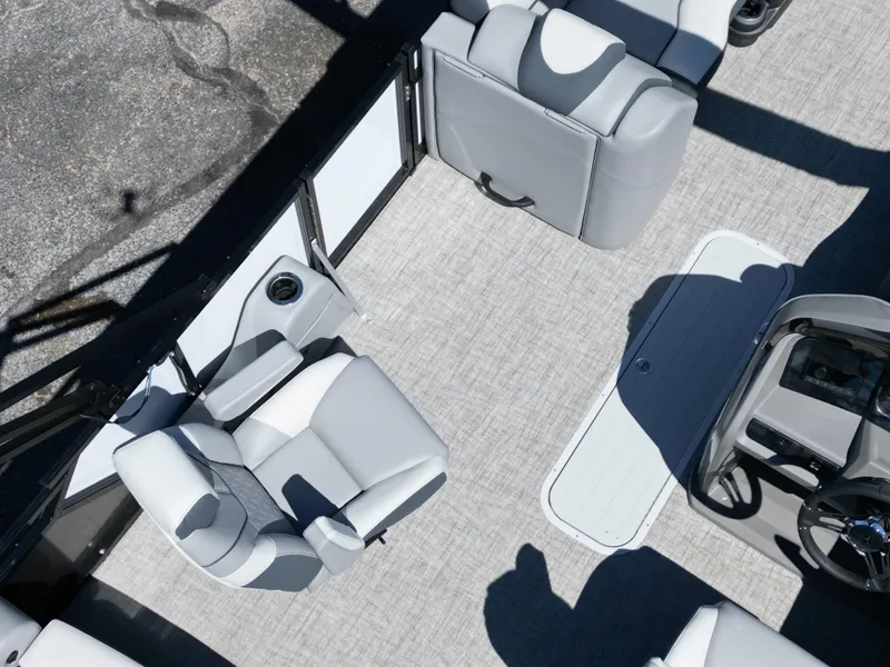 Slide: The Image of Tahoe LTZ VRB23T DX 2025 - 19