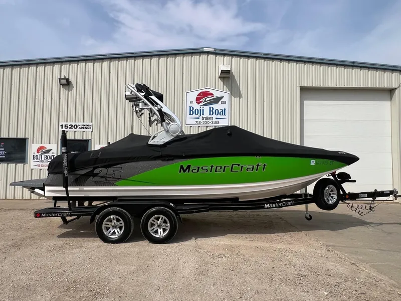 Slide: The Image of MasterCraft X-25 2013 - 52