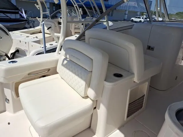 Slide: The Image of Grady-White Freedom 307 2025 - 54