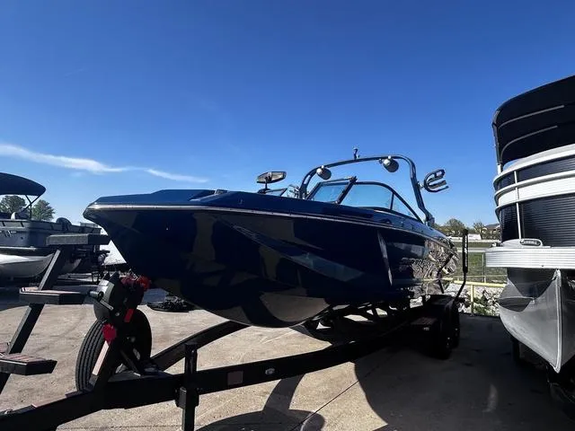 Slide: The Image of Nautique GS24 2018 - 10